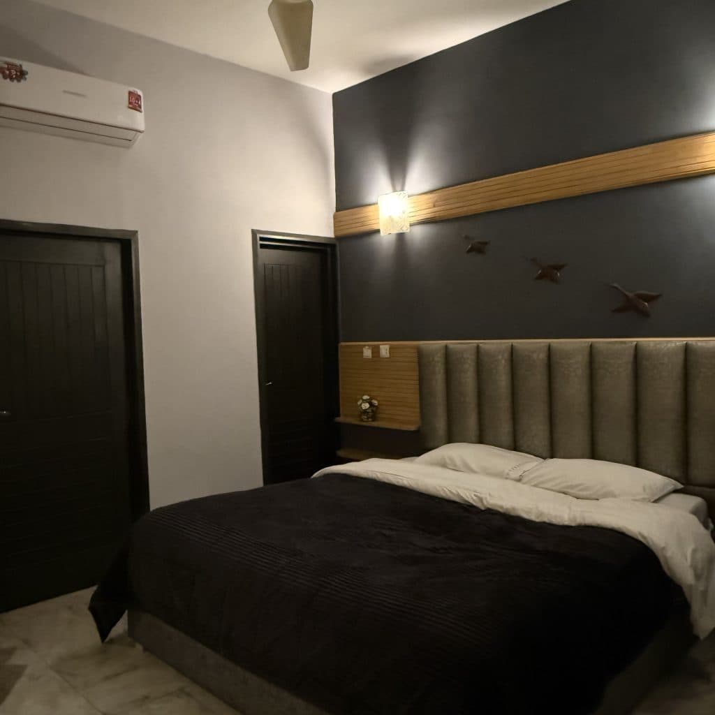 GreenLux Room 10 room gallery thumbnail 2