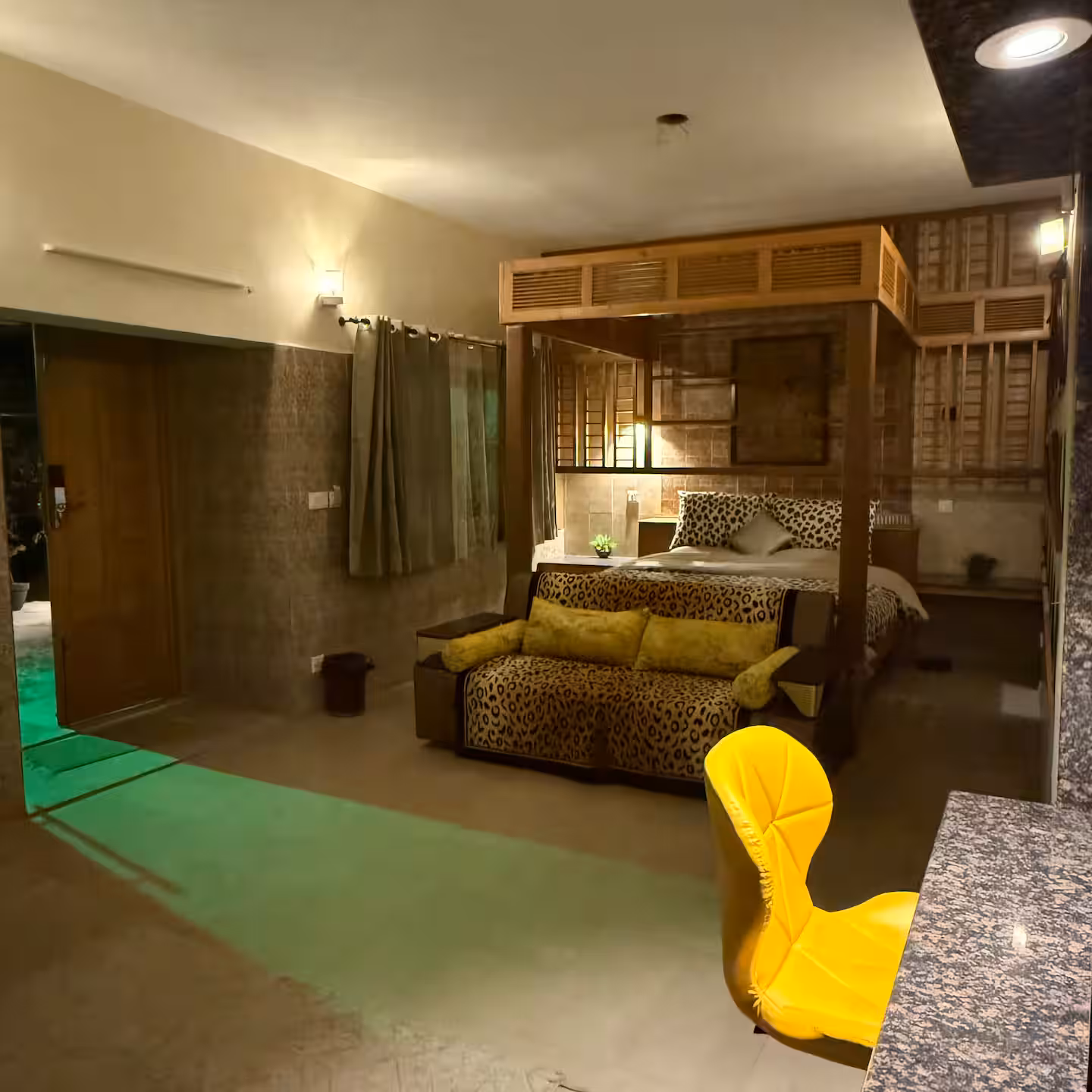 GreenLux Studio 2 room gallery thumbnail 3
